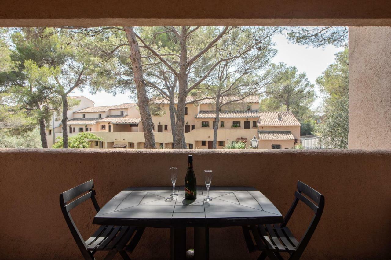 Appartamento Le Hameau Des Pins Saint-Raphaël Esterno foto